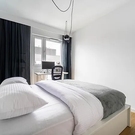 Grochowska Free Parking * 华沙