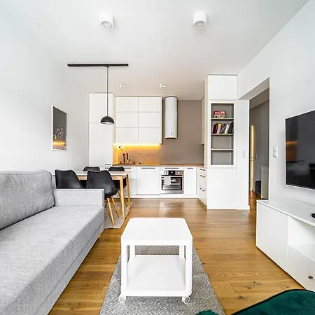 Grochowska Free Parking Apartment Warsaw