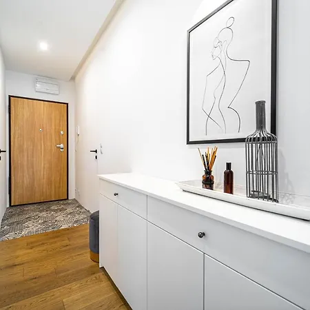 Grochowska Free Parking شقة *